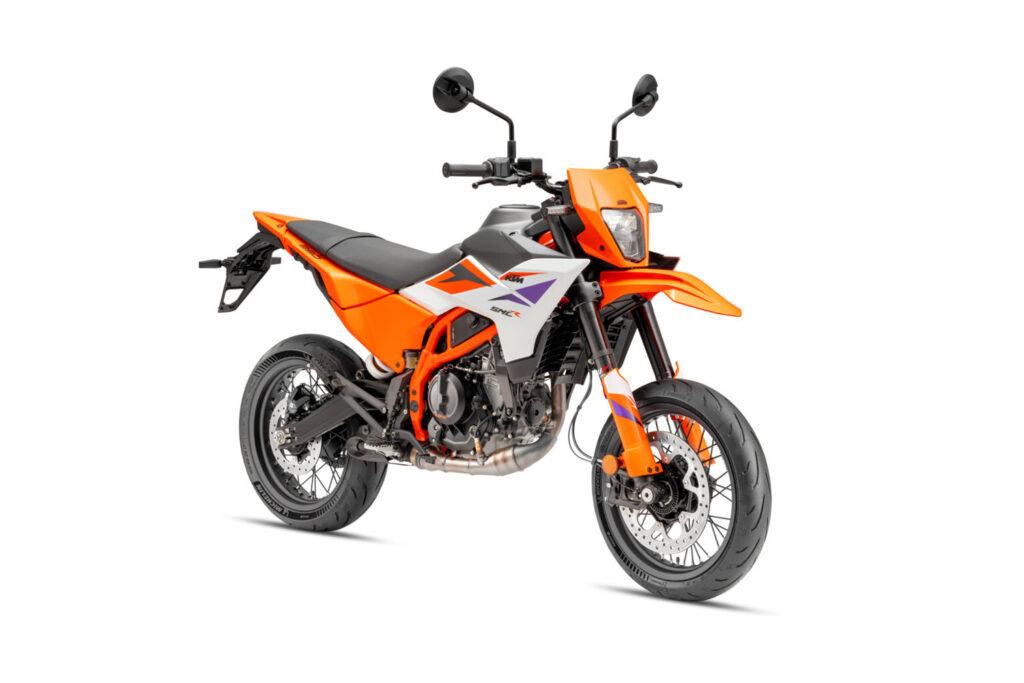 2025 KTM 390 SMC R: (एक सुपरमोटो जो राइडिंग का अंदाज बदल दे)