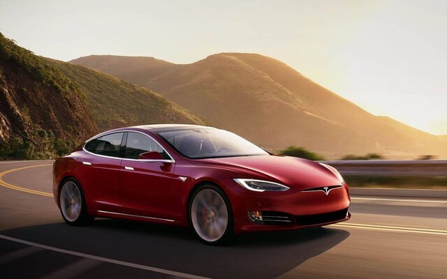 Tesla Model S: इलेक्ट्रिक कार की दुनिया में जानिए 5 बेहतरीन खासियतें