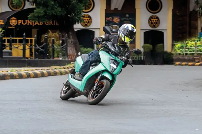 Ather 450S: दमदार परफॉर्मेंस और स्टाइल का परफेक्ट कॉम्बो |