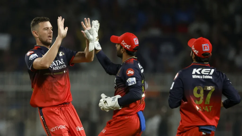 Josh Hazlewood ने रचा इतिहास: IPL में सबसे तेज़ 50 विकेट लेने वाले पहले ऑस्ट्रेलियाई तेज़ गेंदबाज़ बने