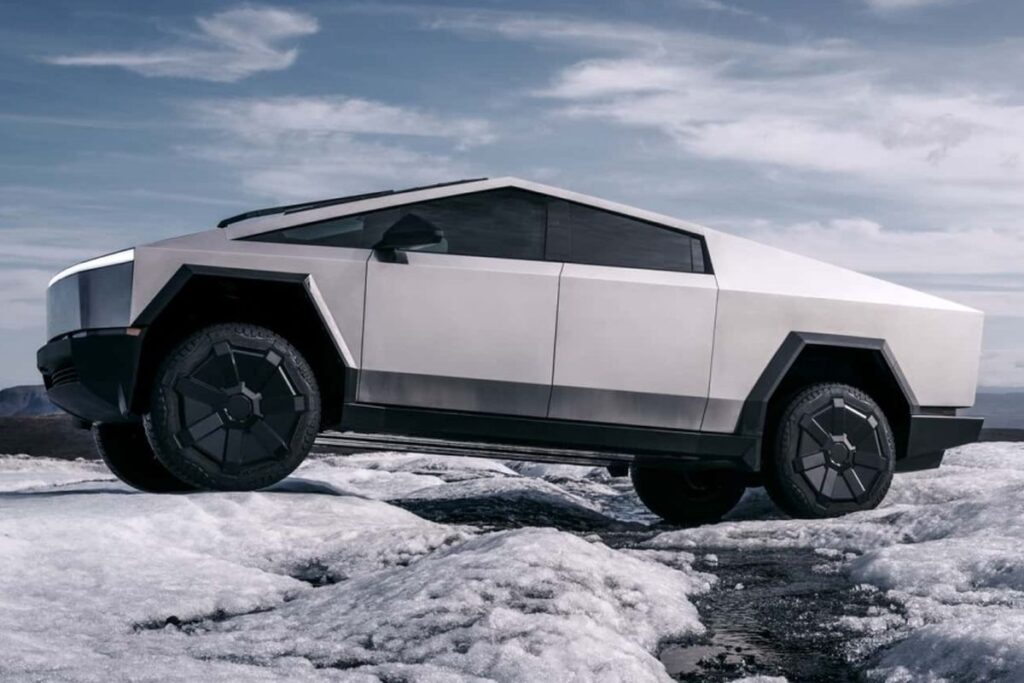 Tesla Cybertruck भारत में हुई स्पॉट – क्या टेस्ला की यह जबरदस्त कार इंडिया में होगी लॉन्च?